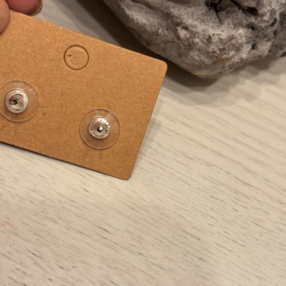 STERLING SILVER WITH WILD HORSE STONE STUDS - Picture 3 of 3